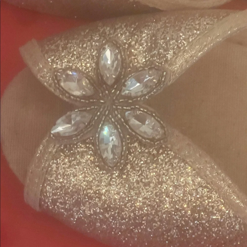 Joyfolie Sparkling Gold Sandals - Picture 5 of 12
